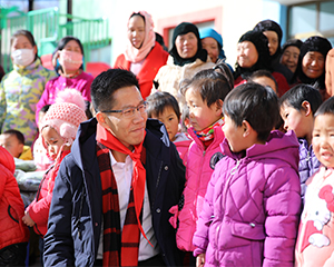 أطلقت شركة Bellamoon (Xiamen) Medical Technology Co.، Ltd. ملابس خيرية وتمويل حملات للأطفال الفقراء